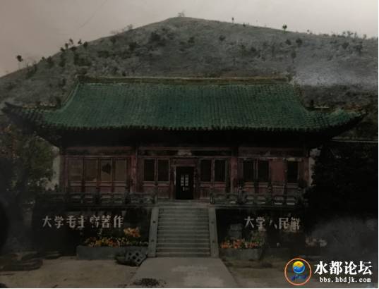 隐蔽祠堂与残缺碑文