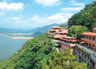 第一章：为什么你要在这个时候去石竹山？一场惯与灵魂拷问的开始