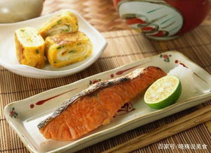 丽江凉粉、 粑粑、鸡炖豆腐：多样的美食选择