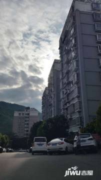 从公里碑到城市符号：跨越半个世纪的命名游戏