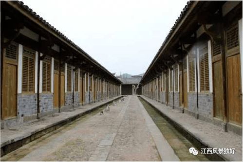 风水铁路属于青龙吗？这是古代建筑布局中的重要元素吗？