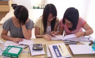 请问八字中哪些特征适合在工厂做会计，哪些适合从事体育运动？