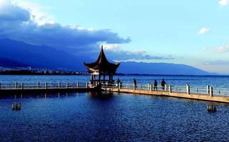 二、住宿的抉择：青旅还是桥洞？