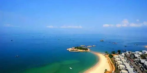 一、 巽寮湾——沙子细得像面粉，海水蓝得像手机屏幕