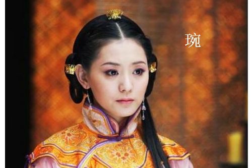 2.平 琬 (píng wǎn) – 简洁却饱含内涵， 就像一杯清茶，让人回味无贫穷。