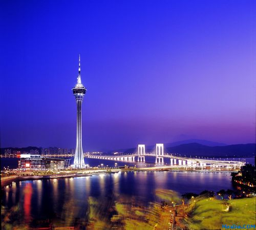 登塔之旅：233米较高空，360度全景（或者说全是云）