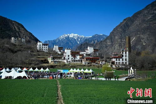 春日序曲：丹巴藏寨的呼唤与回响