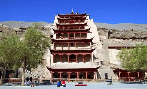 莫高窟：艺术与信仰的殿堂