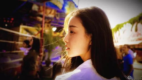 镜子里的诡异笑容