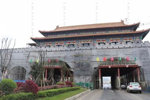建筑布局：一场灾难性的模仿秀