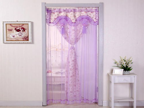 不同材质的门帘：风水上的解读