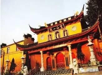 一、灵隐寺：杭州的云雾与光影
