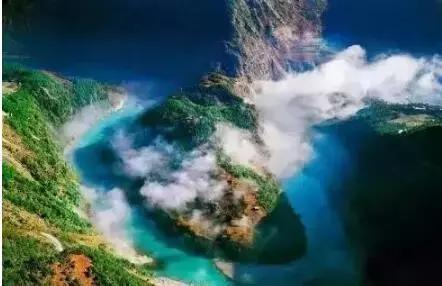 自驾出行的贴心提示 ：可靠驾驶 ， 尽享旅程