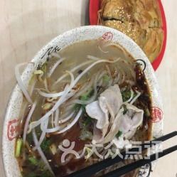 第三趟：肥肠粉——浓汤里的奇迹