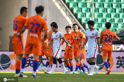 从球场到城区——足球怎样点燃一座城