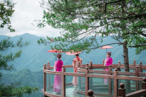 1. 神鹿峰旅游度假区——丹霞版《疯狂动物城》？