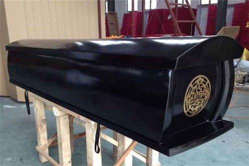 梦见自己帮忙抬棺材参加出殡，这是不是预示着什么不好的事情发生？