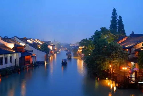 油菜花海与古镇的绝美碰撞，你敢信？