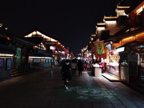 古城的夜晚：一个有点儿疯癫的地方