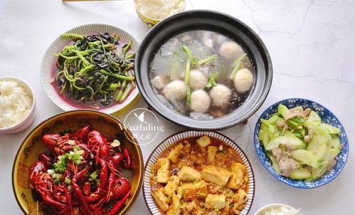 三、 隐藏菜单与周末市集：一场惯与价格的博弈