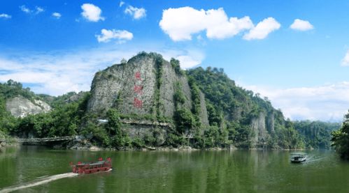1. 天然馈赠：山水画卷