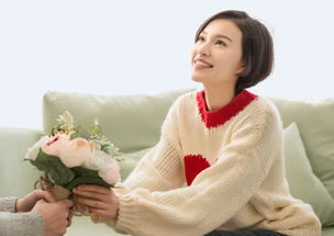 梦见和女前任复合是什么征兆？周公解梦如何解释前女友复合的梦境？