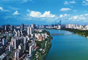三、现代城市风水布局案例解析