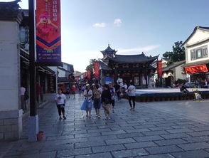 区域选择：避开“翠湖-南屏街”黄金圈， 住“公交枢纽+菜市场”附近