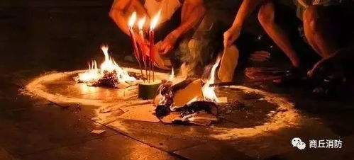 “焚香烧纸：祭祀文化传承新潮流”