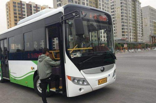 3.2 公交巴士， 穿梭于大街小巷，像毛细血管一样