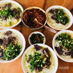 布依族风味：独特节日美食，民族特色饮食文化