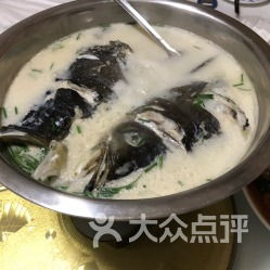 凌晨四点的渔码头：彭厨鱼头的“新鲜密码”