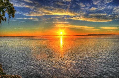 夕阳下的浪漫， 银发的回忆