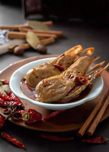 麻辣牛蛙， 配菜丰富有，回味无贫穷