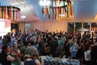 德国狂欢节狂欢，啤酒节畅饮，传统风俗浓情德国