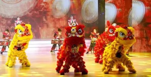 闽南春节“跳火群”热舞，非遗民俗燃爆新春！