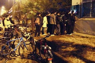 磨蹭磨蹭来渗透的不安——时间停滞还是加速？