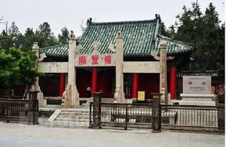 孔林：一排排墓碑里的思念