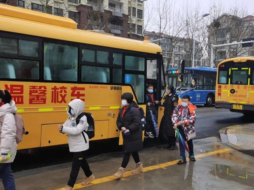 启程：驾驶极狐阿尔法T5？不是坐大巴！