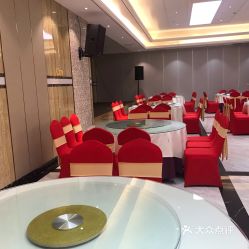美食与休闲：增添旅途乐趣