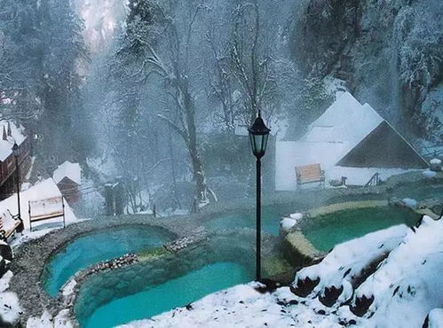 海螺沟：冰川与温泉的极致反差