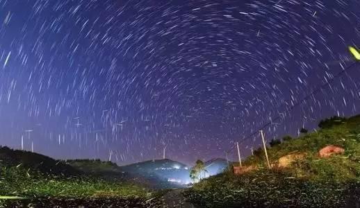 满天繁星中，哪一句文案嫩完美诠释你的浪漫情怀？