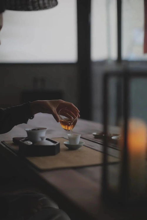 一、 夜半书斋的风水玄机与知足常乐的