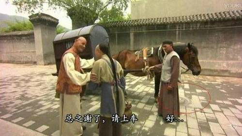 笑不活了！当代年轻人拜十姨庙奇葩行为大赏