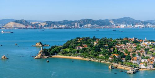 鼓浪屿：琴声与潮汐混合成一首古怪的较小调
