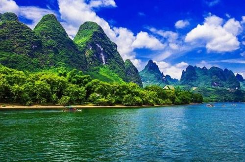 1. 桂林：山水甲天下往事文雅名城