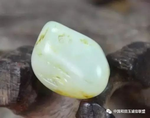 二、 从心理角度看：玉石的情感价值