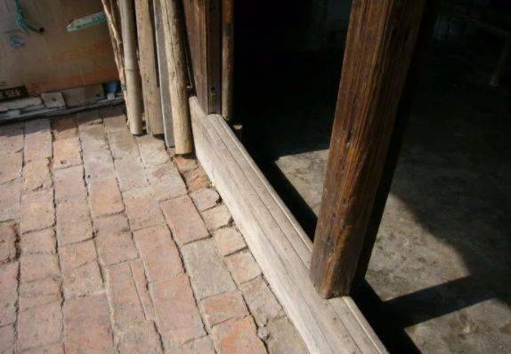 二、无门槛：财气流失，“进退失据”