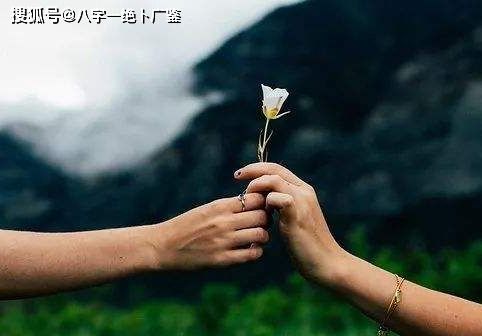 八字合化忌神对婚姻有何化解之道？