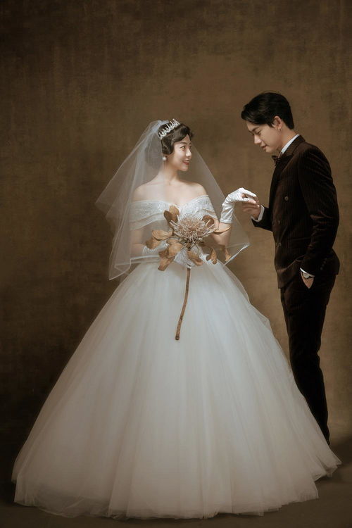 四、西方：金属性与稳定 (但别让金子闪瞎你的眼!)